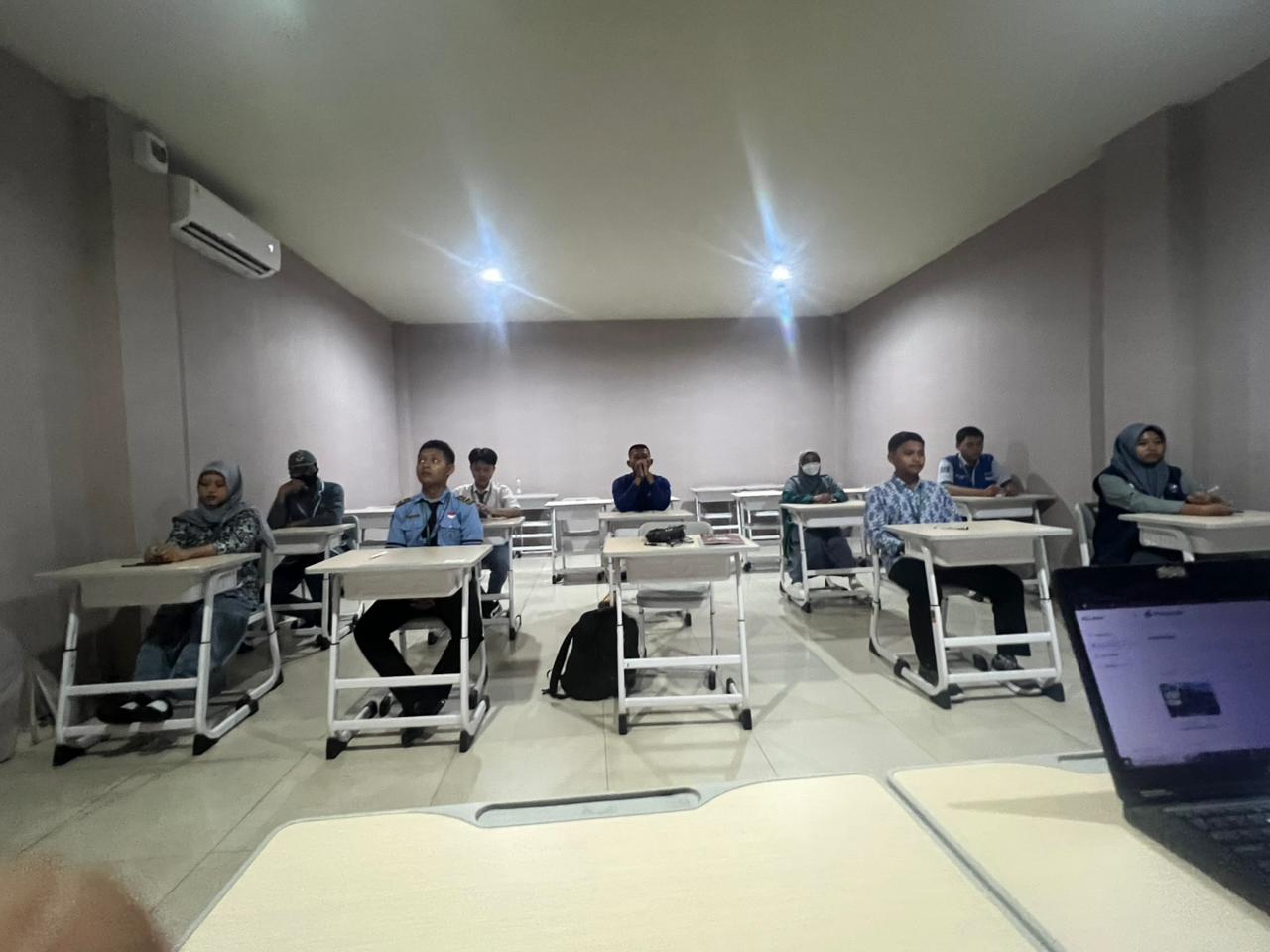 Suasana Final Lomba Informatika 